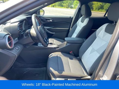 Used 2025 Chevrolet Trax RS w/ Driver Confidence Package FWD image 15