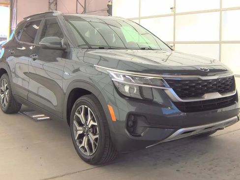Used 2021 Kia Seltos EX AWD/4WD image 4