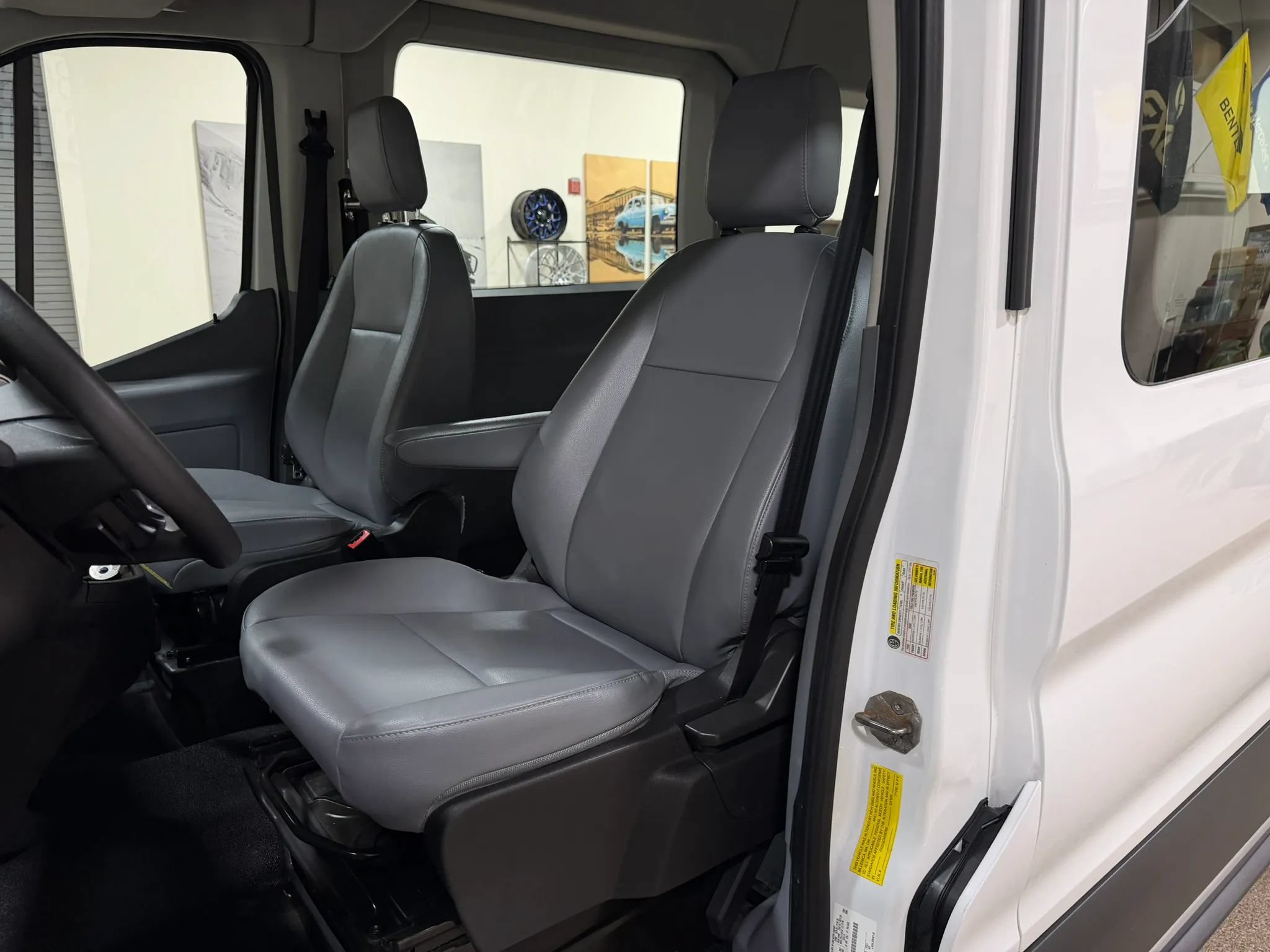 Used 2015 Ford Transit 150 XL RWD image 40