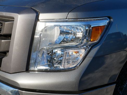 Certified 2024 Nissan Titan SV w/ SV Convenience Package image 16