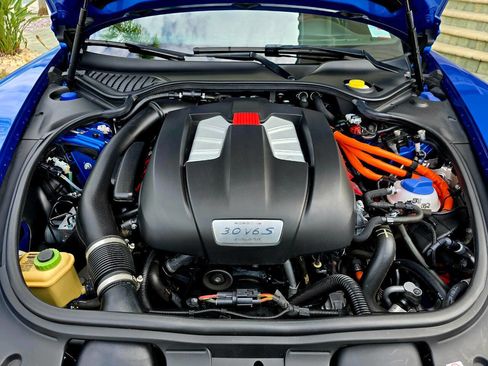 Used 2015 Porsche Panamera S image 50