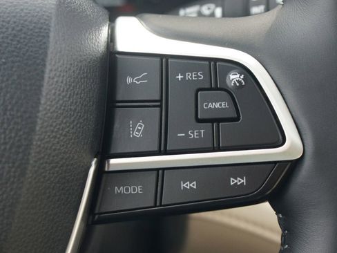 Certified 2025 Toyota Highlander Limited image 11