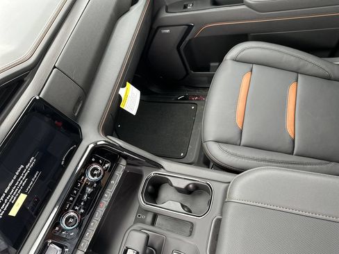 New 2026 GMC Sierra 1500 AT4 w/ AT4 Premium Package AWD/4WD image 24