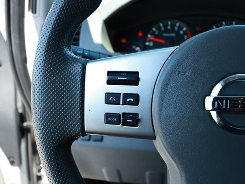 Used 2018 Nissan Frontier SV RWD image 12