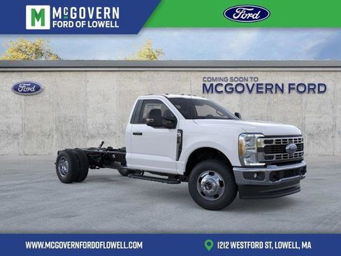 New 2026 Ford F350 4x4 Regular Cab DRW Super Duty image 1