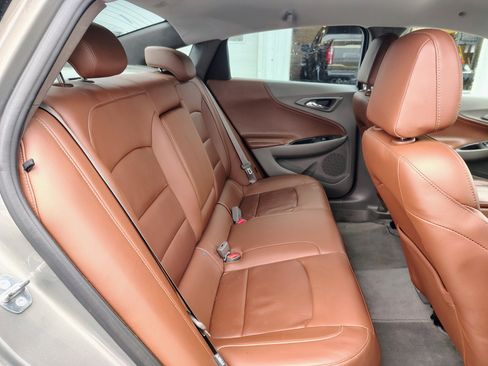 Used 2017 Chevrolet Malibu LT w/ Leather Package image 17