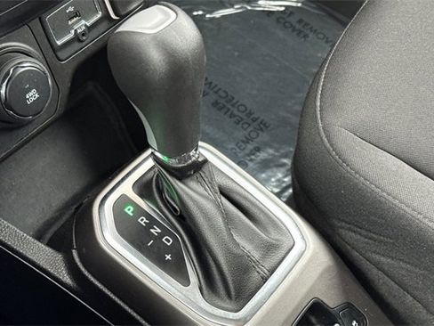 Used 2022 Jeep Renegade Latitude w/ Convenience Group image 25