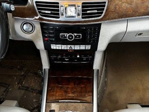 Used 2014 Mercedes-Benz E 350 Sedan w/ Premium 1 Package image 20
