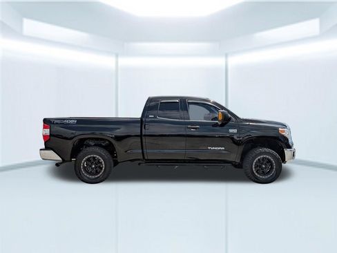 Used 2017 Toyota Tundra SR5 w/ TRD Off Road Package AWD/4WD image 7