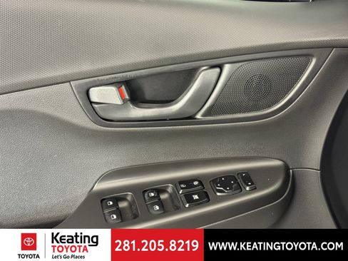 Used 2021 Hyundai Kona SEL Plus w/ Cargo Package image 11