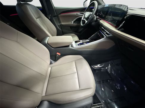 Certified 2025 Audi Q5 Premium w/ Convenience Package AWD/4WD image 29