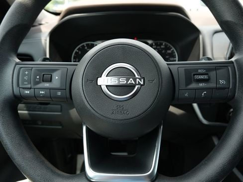 Used 2023 Nissan Rogue S AWD/4WD image 16