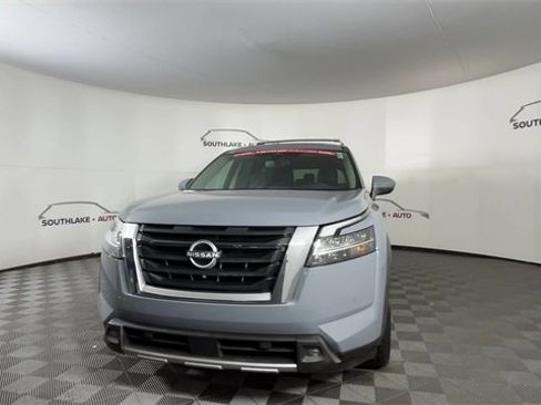 Certified 2022 Nissan Pathfinder SL image 3