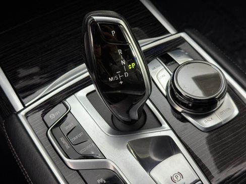 Used 2020 BMW 750i xDrive 750i xDrive w/ Executive Package image 33