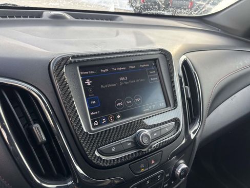 Used 2022 Chevrolet Equinox RS w/ LPO, Floor Liner Package image 22