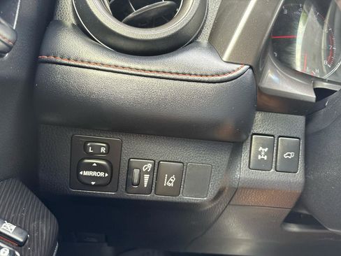 Used 2018 Toyota RAV4 SE w/ Power Extra Value Package image 32