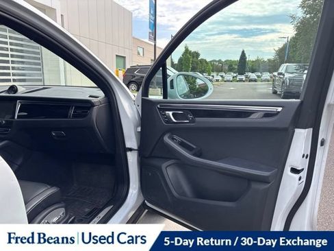 Used 2022 Porsche Macan S AWD/4WD image 19