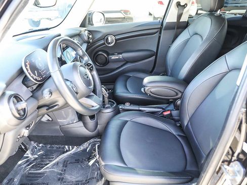 Used 2022 MINI Cooper 4-Door Hardtop image 18