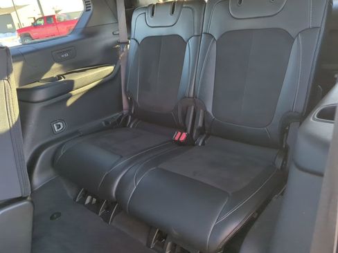 Used 2024 Jeep Grand Cherokee L Laredo image 38