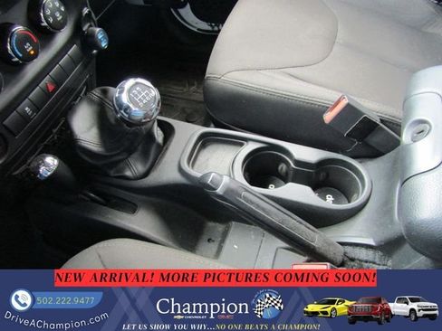 Used 2018 Jeep Wrangler Unlimited Sport S AWD/4WD image 16