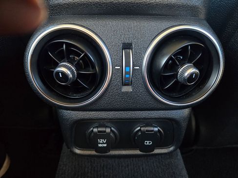 Certified 2019 Kia Stinger Base image 32