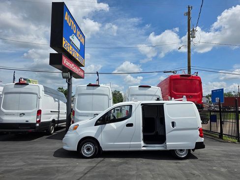 Used 2020 Nissan NV200 S image 6