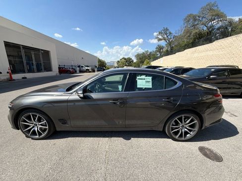 Used 2025 Genesis G70 2.5T RWD image 2