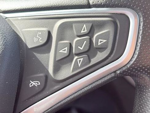 Used 2022 Chevrolet Equinox LS AWD/4WD image 17