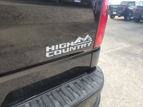 Used 2021 Chevrolet Silverado 1500 High Country w/ Technology Package AWD/4WD image 12