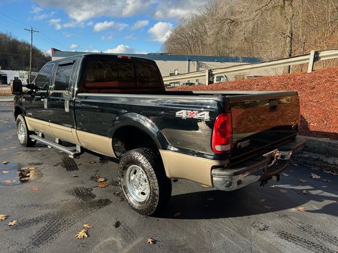 Used 2004 Ford F350 Lariat image 3