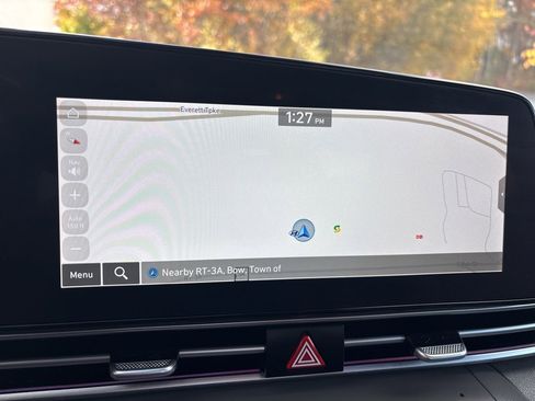 Used 2025 Hyundai Elantra SEL image 13