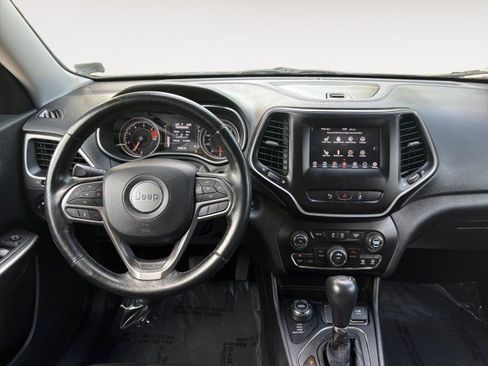 Used 2021 Jeep Cherokee Latitude Plus AWD/4WD image 4