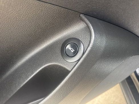 Used 2015 Buick Regal Premium w/ Experience Buick Package image 15