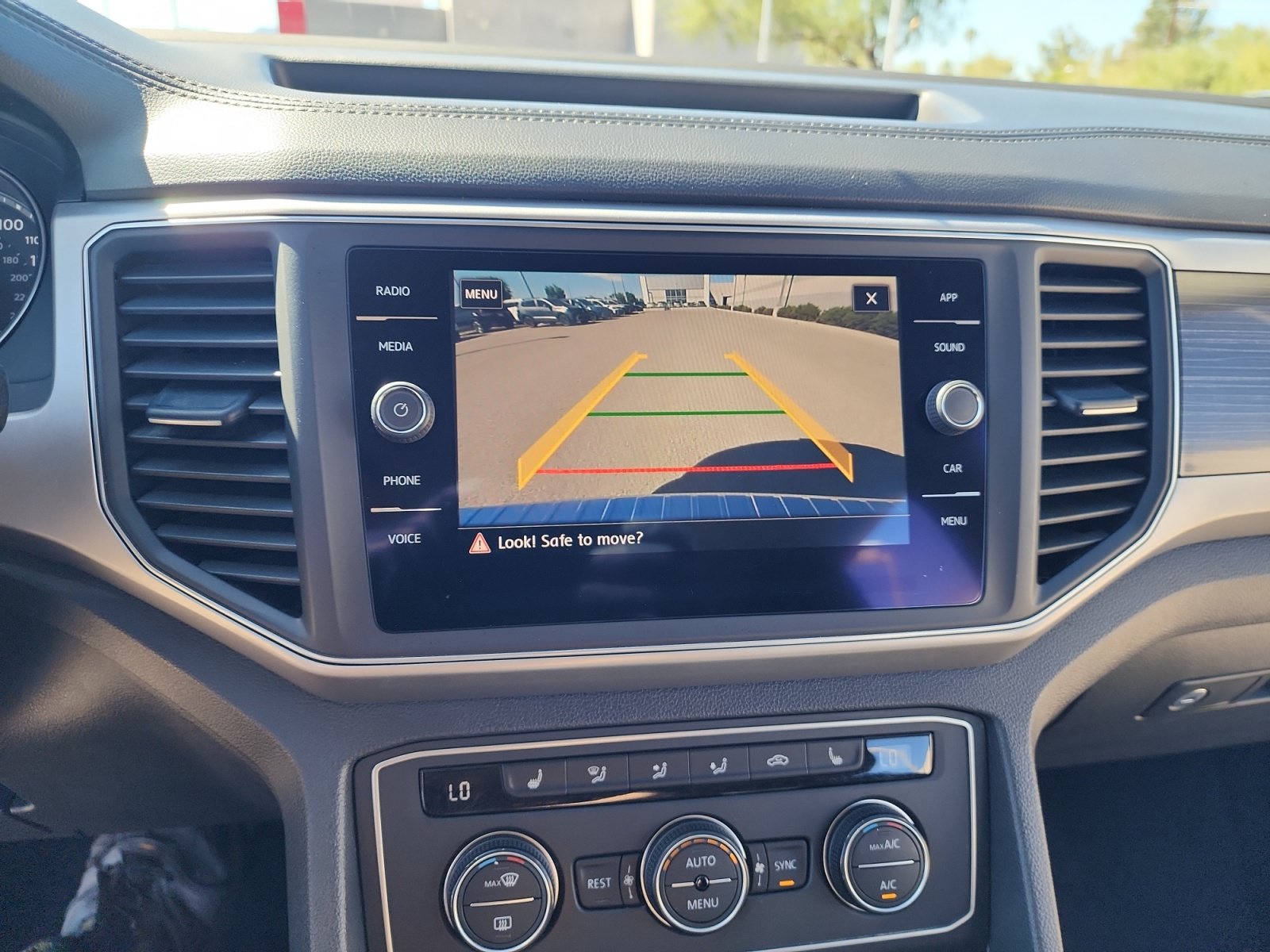 Used 2018 Volkswagen Atlas SE FWD image 29