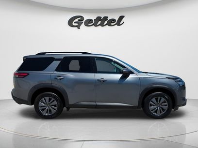 Certified 2025 Nissan Pathfinder SV