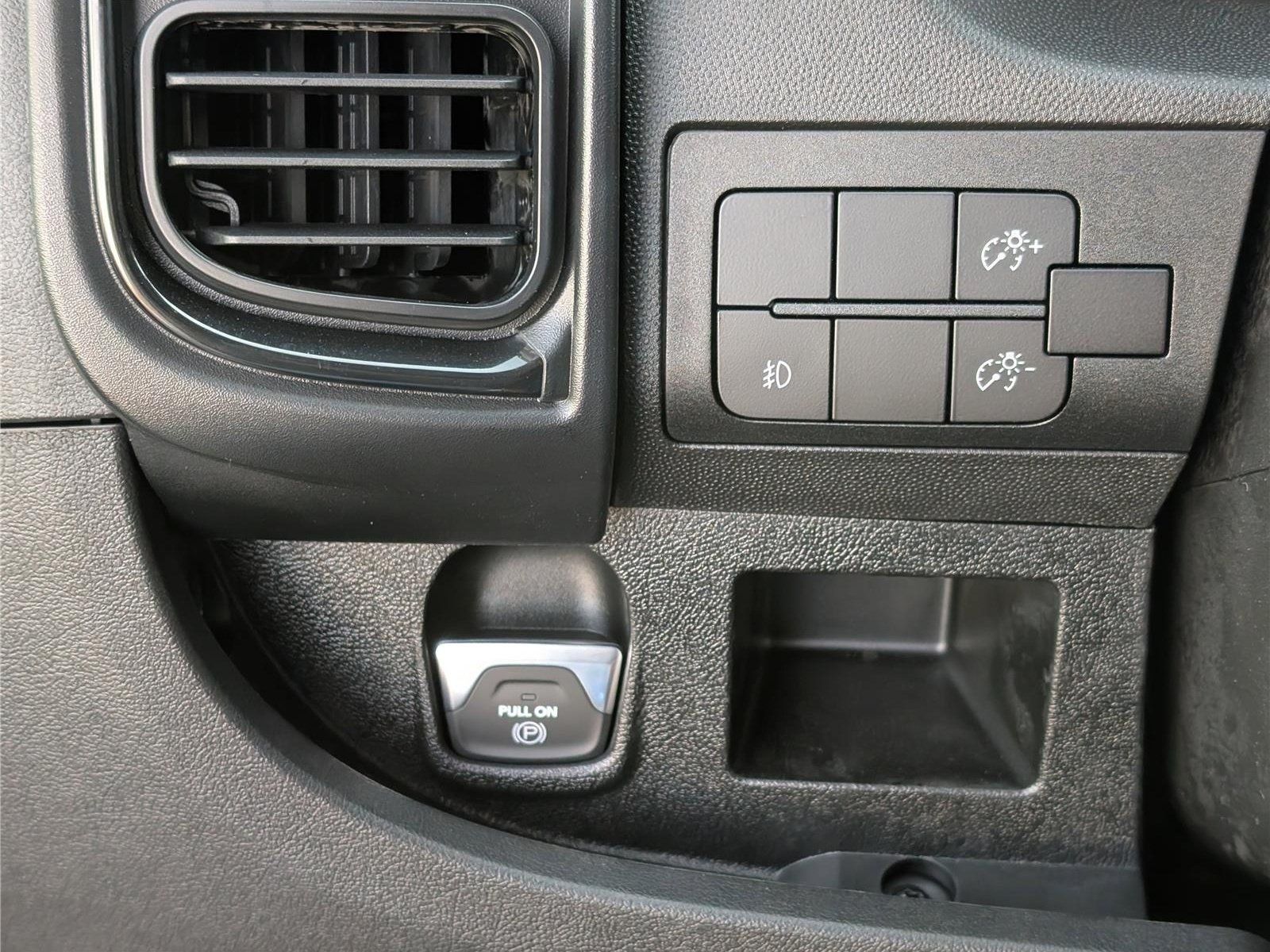 New 2026 RAM ProMaster 2500 w/ Premium Convenience Group FWD image 15