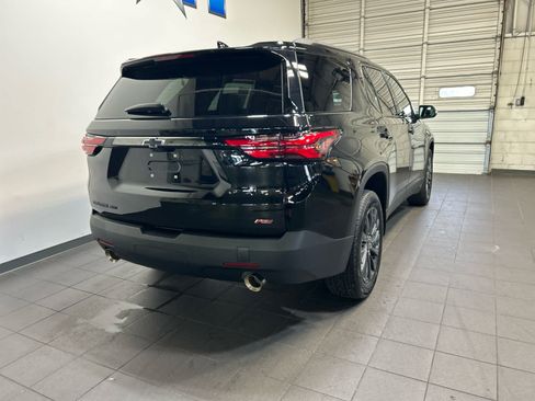Used 2023 Chevrolet Traverse RS AWD/4WD image 3