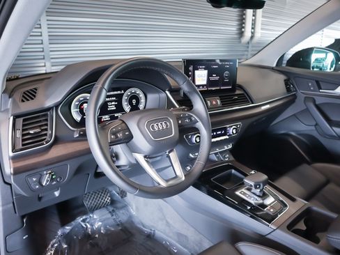 Used 2024 Audi Q5 e Premium w/ Convenience Package AWD/4WD image 17