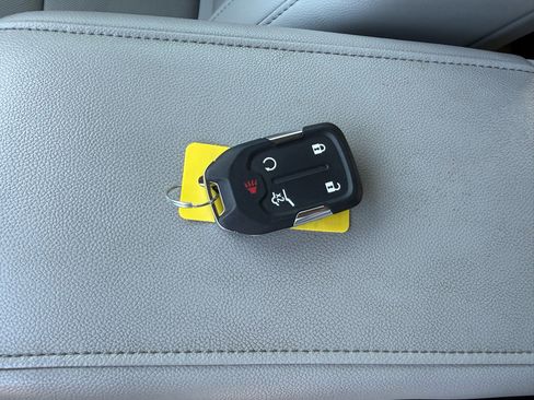 Used 2021 GMC Acadia SLT image 44