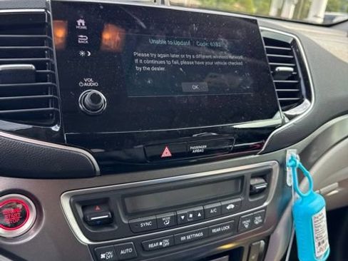 Used 2022 Honda Pilot Special Edition image 3