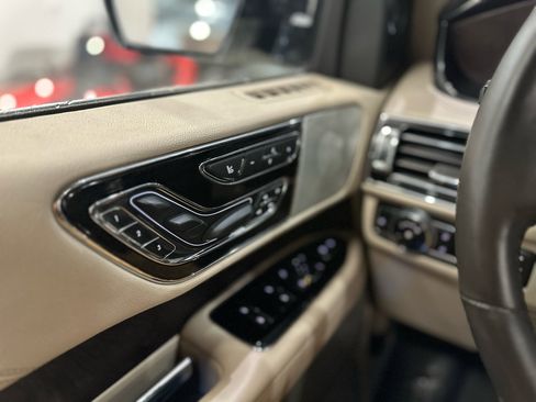 Used 2021 Lincoln Navigator L Reserve w/ Luxury Package image 27
