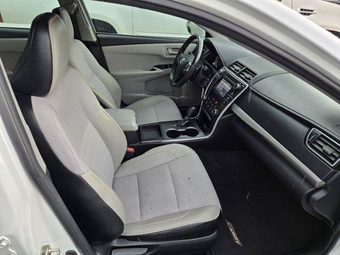 Used 2017 Toyota Camry SE FWD image 11