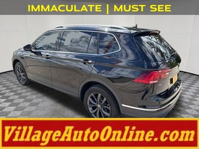 Used 2022 Volkswagen Tiguan SE w/ Panoramic Sunroof Package