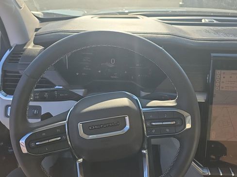 Used 2024 GMC Acadia Denali image 31