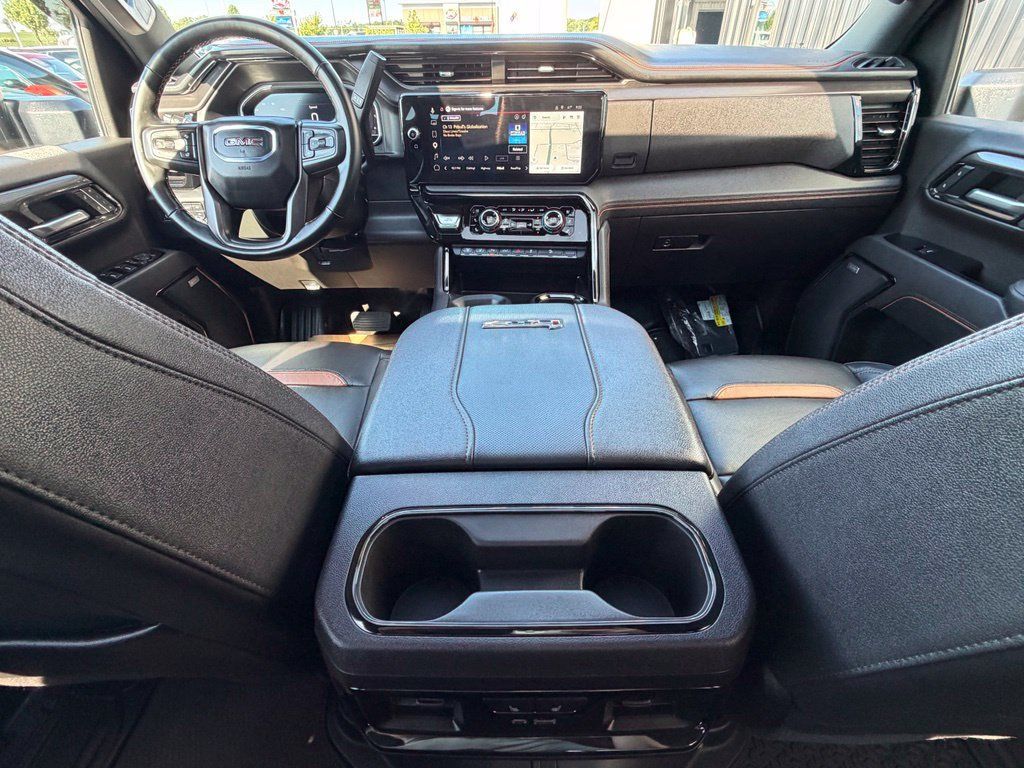 Used 2025 GMC Sierra 2500 AT4 w/ AT4 Preferred Package AWD/4WD image 12