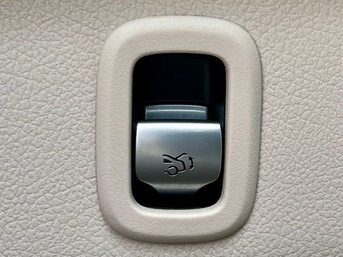 Certified 2024 Mercedes-Benz C 300 4MATIC Sedan image 39