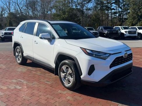 Used 2024 Toyota RAV4 XLE w/ Convenience Package image 5