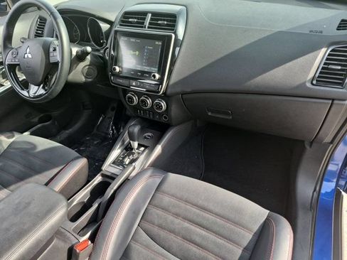Used 2025 Mitsubishi Outlander Sport SE AWD/4WD image 31