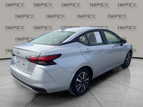 Used 2025 Nissan Versa SV image 5