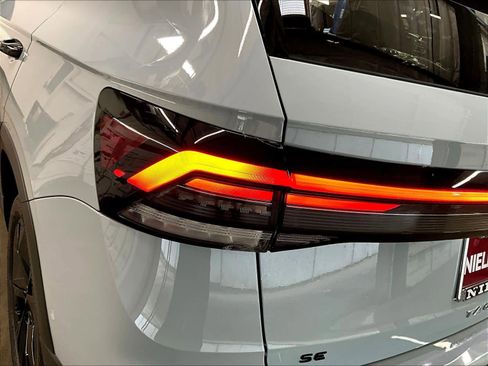 New 2026 Volkswagen Taos SE image 25